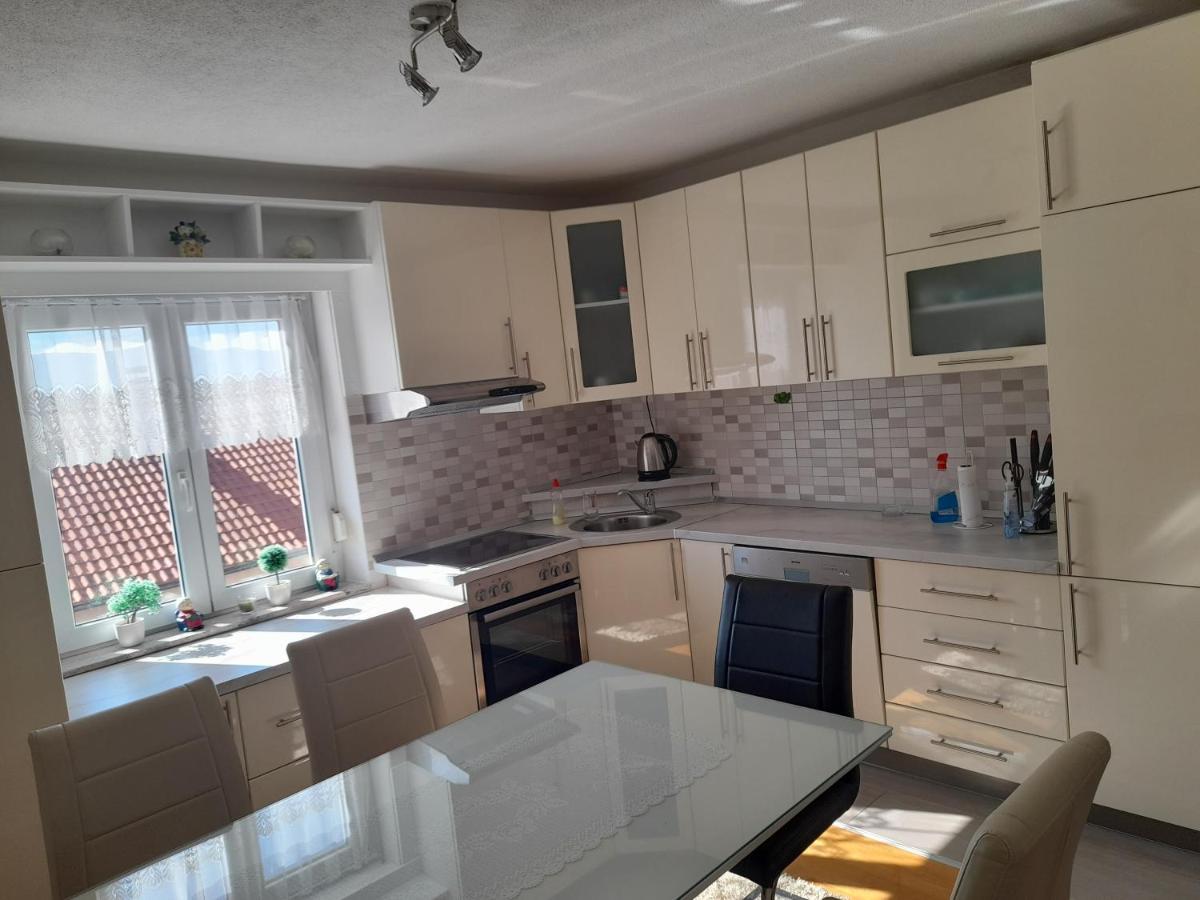 ליבנו Apartman Zoran מראה חיצוני תמונה