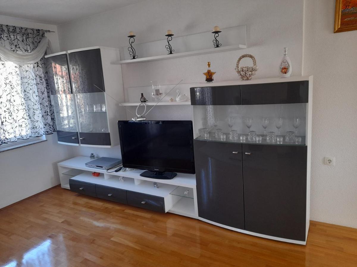 ליבנו Apartman Zoran מראה חיצוני תמונה