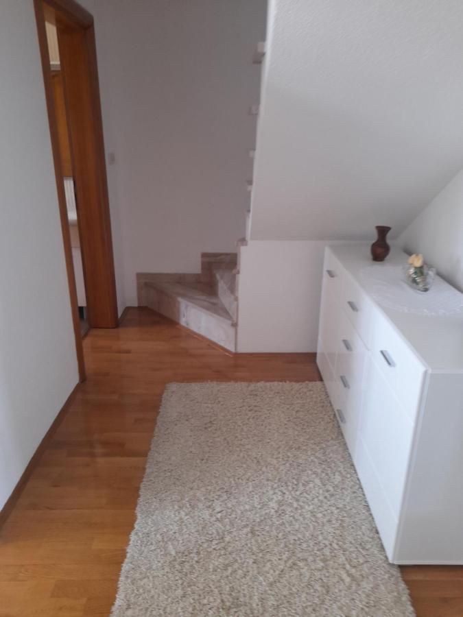 ליבנו Apartman Zoran מראה חיצוני תמונה
