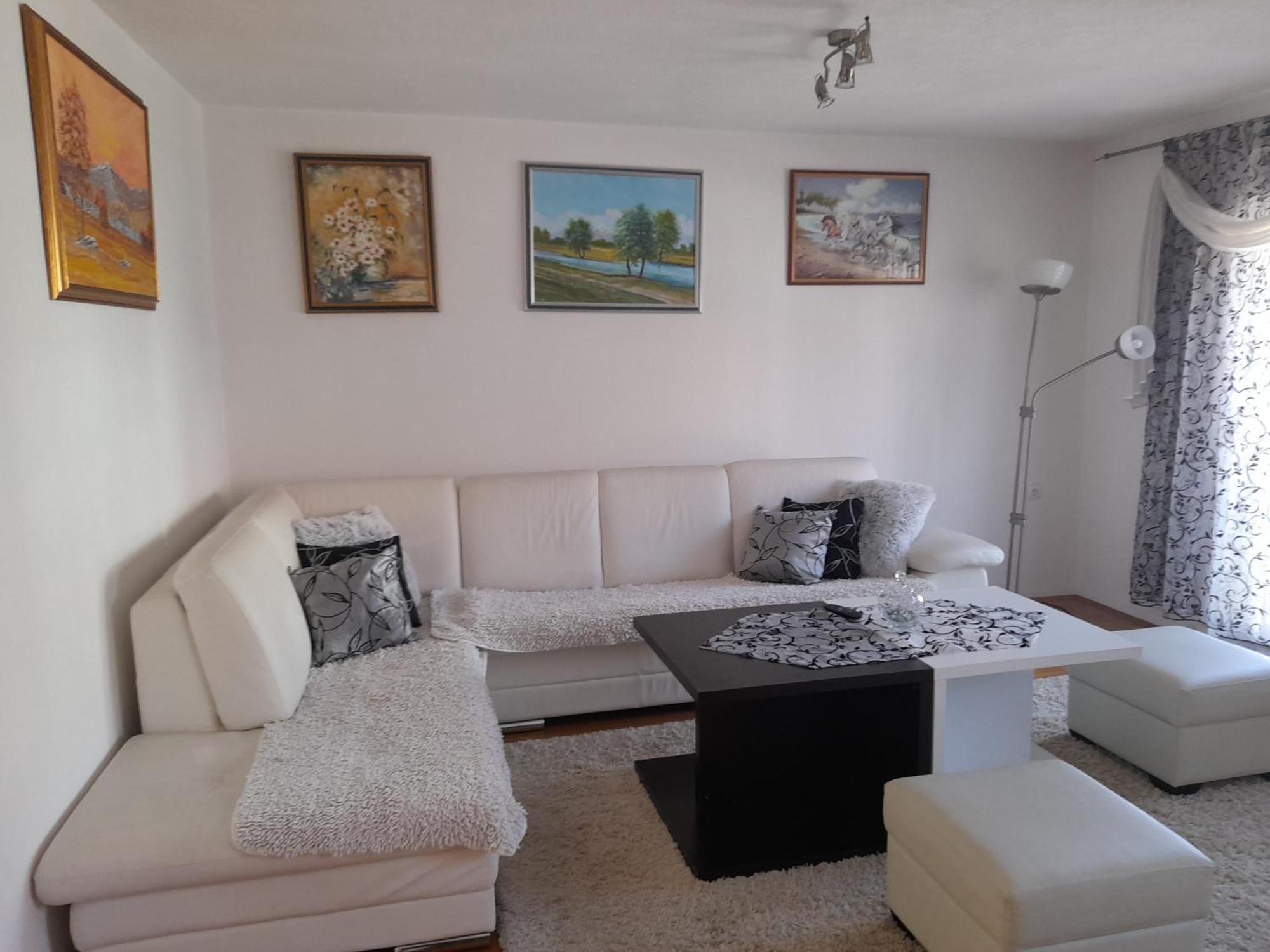 ליבנו Apartman Zoran מראה חיצוני תמונה
