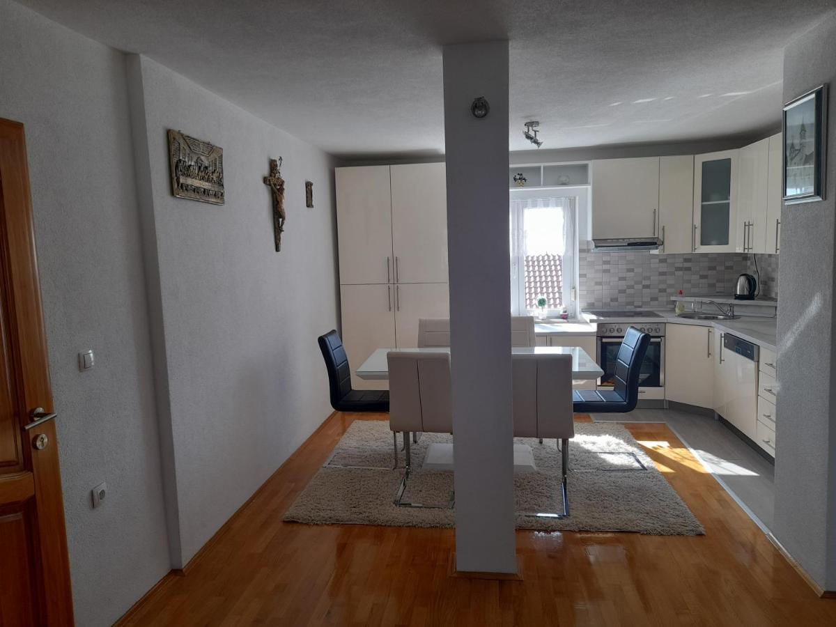 ליבנו Apartman Zoran מראה חיצוני תמונה